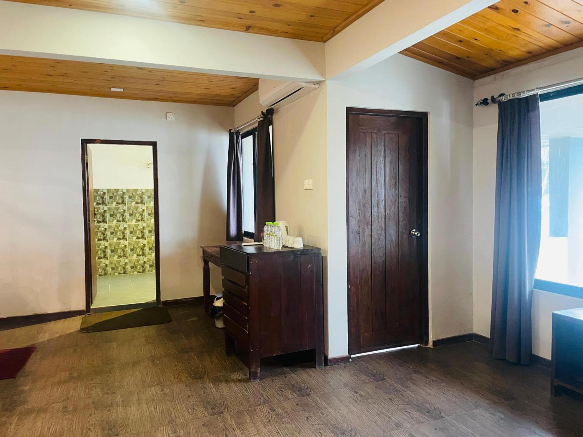 Suncoast Beach Hotel Mirissa Luaran gambar